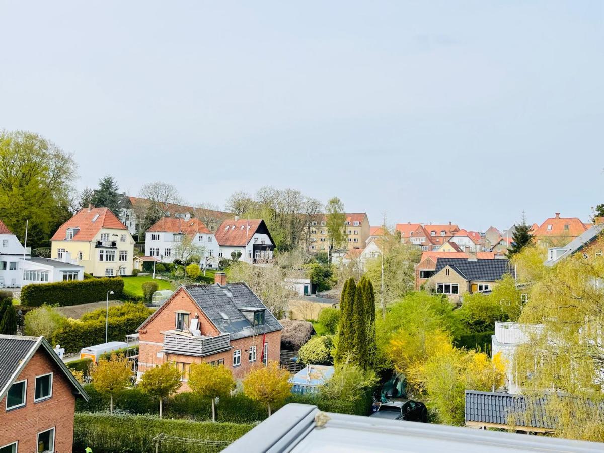 Scandinavian Apartment Hotel - Lunden 1 - Central 3 Bedroom Apartment On Two Floors Horsens Exterior foto